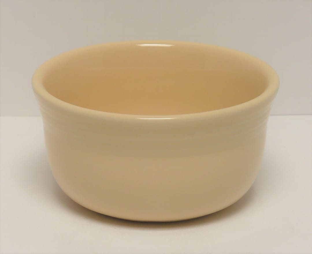 Gusto Bowl in Ivory Product Photo