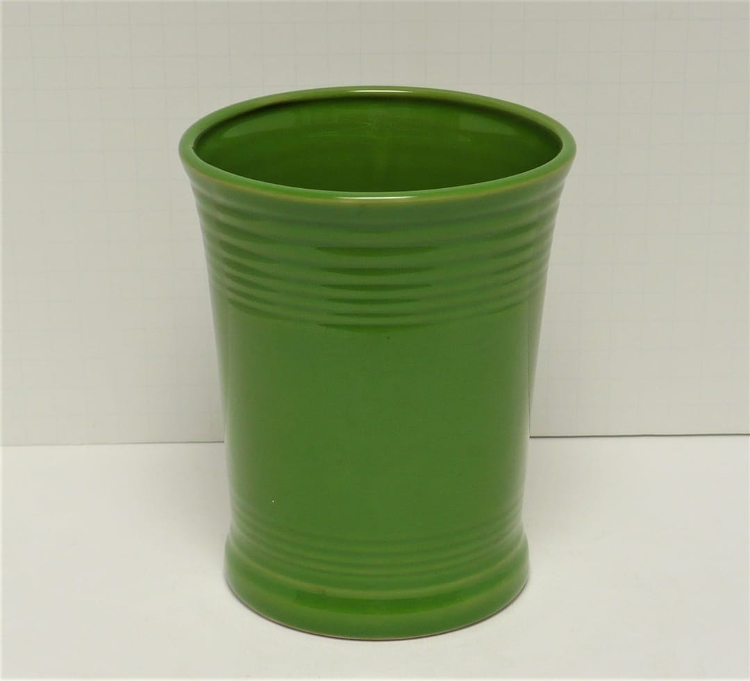 Fiesta® Utensil Crock in Shamrock, Older Style w/Rolled Edge Base